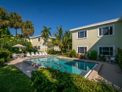 Charming Vacation Rental on Holmes Beach. Call Today.