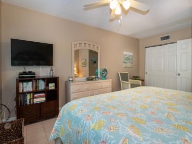 Charming Vacation Rental on Holmes Beach. Call Today.