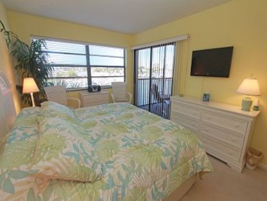 Marco Island Condo 923975