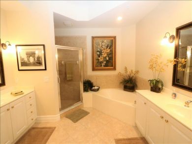 Naples Home 923980