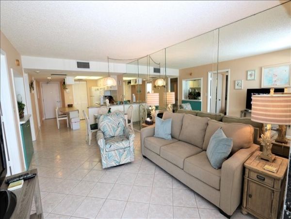 Marco Island 2 Bedroom Vacation Condo Value Priced Great Views