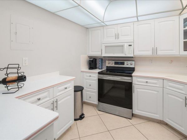 Marco Island Vacation Beach Condo Two Bedrooms Sleeps Four