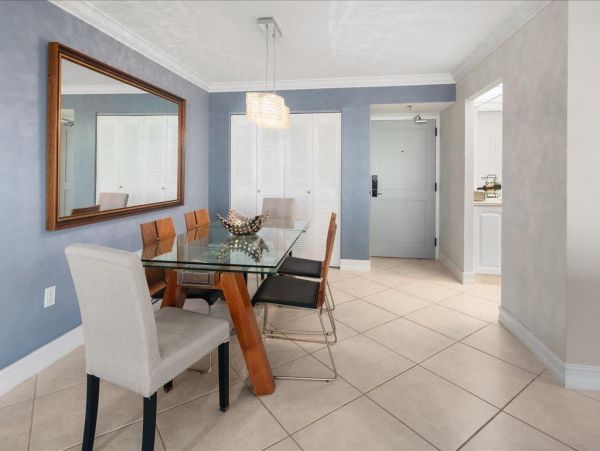 Marco Island Vacation Beach Condo Two Bedrooms Sleeps Four