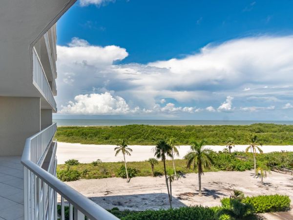 Marco Island Vacation Beach Condo Two Bedrooms Sleeps Four