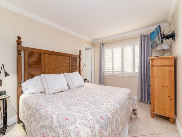 Marco Island Vacation Rental - Florida Gulf Coast Beachfront Condo