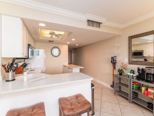 Marco Island Vacation Rental - Florida Gulf Coast Beachfront Condo