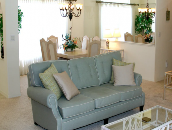 Lovely 3 Bedroom Pool Home