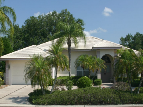 Lovely 3 Bedroom Pool Home