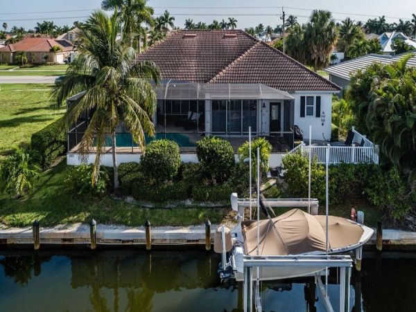 Marco Island Luxury Waterfront Vacation Rental  Private Pool, Spa & 4 Bedrooms