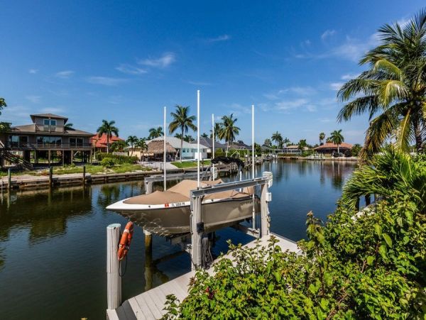 Marco Island Luxury Waterfront Vacation Rental  Private Pool, Spa & 4 Bedrooms