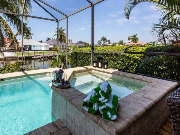 Marco Island Luxury Waterfront Vacation Rental  Private Pool, Spa & 4 Bedrooms