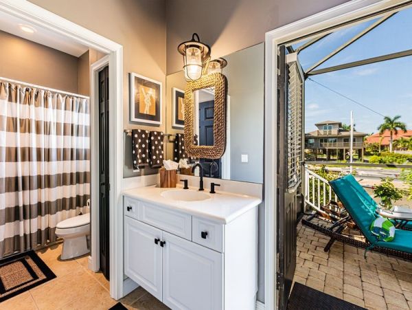 Marco Island Luxury Waterfront Vacation Rental  Private Pool, Spa & 4 Bedrooms