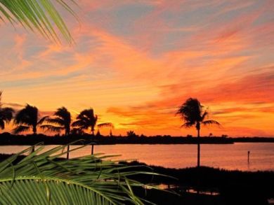 Marathon Vacation Home Sleeps Six Guests