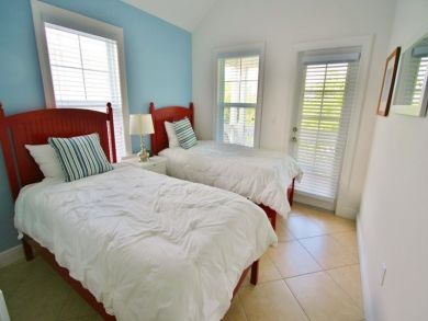 Marathon Vacation Home Sleeps Six Guests