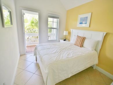 Marathon Vacation Home Sleeps Six Guests