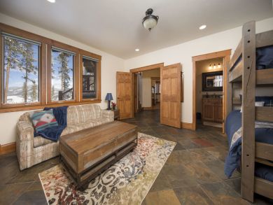 Breckenridge Home 924122 Breckenridge Home 924122