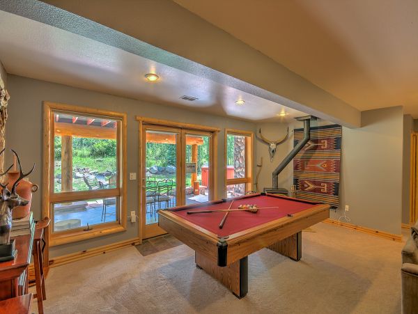 Five Bedroom Mountain View Home in Breckenridge Sleeps 14