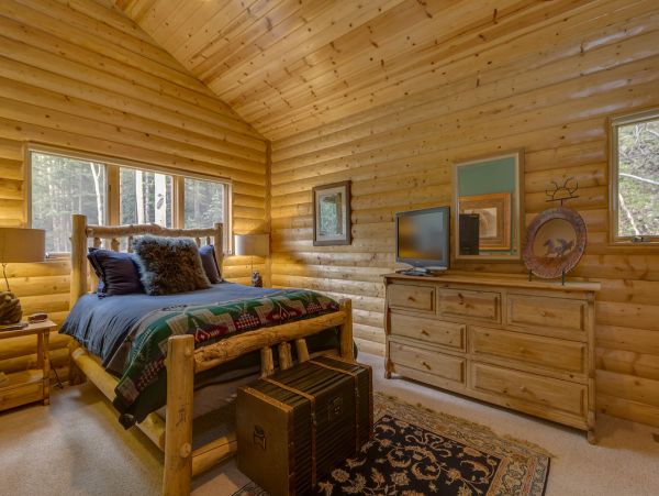 Five Bedroom Mountain View Home in Breckenridge Sleeps 14