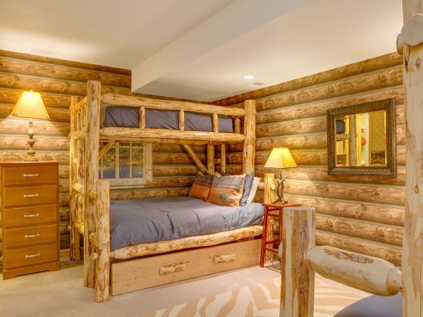 Five Bedroom Mountain View Home in Breckenridge Sleeps 14