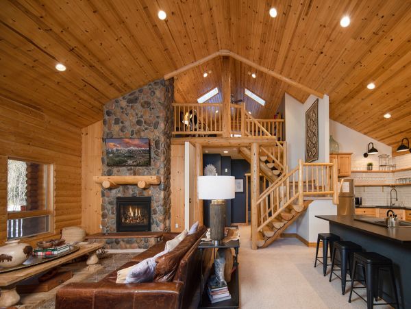 Five Bedroom Mountain View Home in Breckenridge Sleeps 14