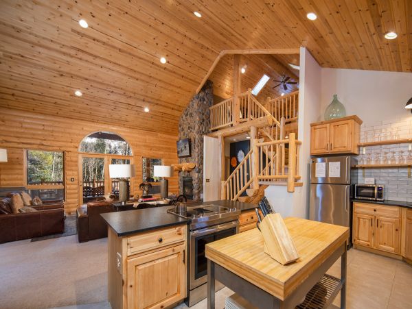 Five Bedroom Mountain View Home in Breckenridge Sleeps 14