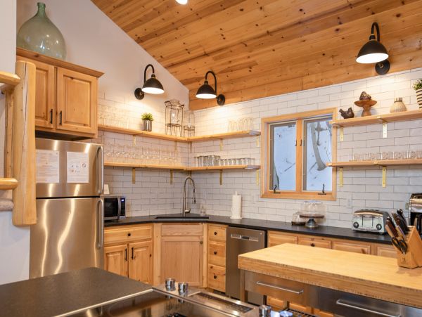 Five Bedroom Mountain View Home in Breckenridge Sleeps 14