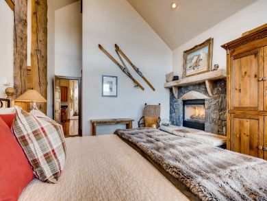 Breckenridge Luxury Vacation Home Sleeps Ten Guests