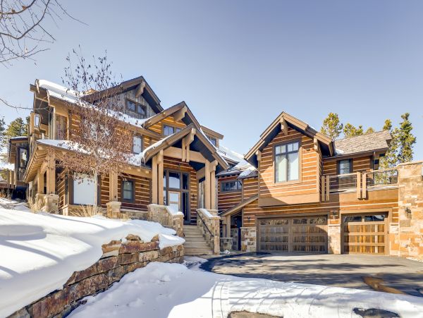 Elite Walk to Lift Chalet with Mountain Views & Hot Tub!