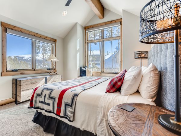 Elite Walk to Lift Chalet with Mountain Views & Hot Tub!