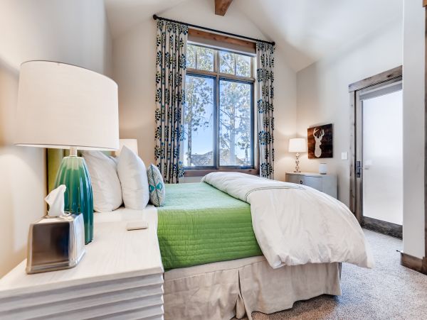 Elite Walk to Lift Chalet with Mountain Views & Hot Tub!