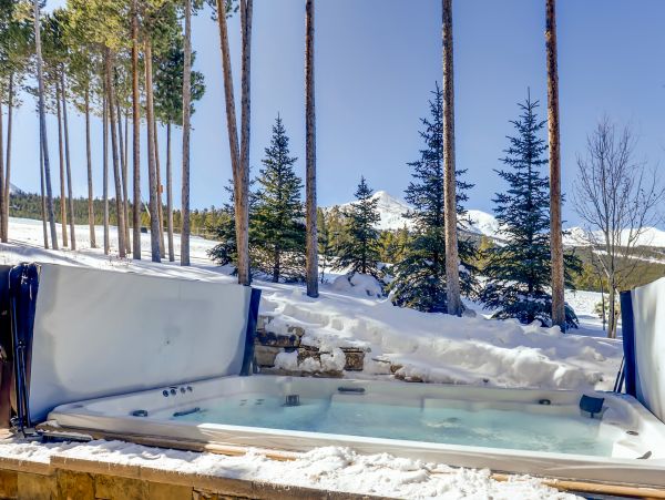 Elite Walk to Lift Chalet with Mountain Views & Hot Tub!