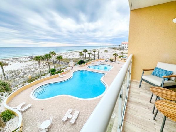 Pensacola Beach Vacation Accommodation on Beach