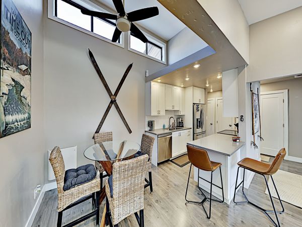 Three Bedroom Mountain View Rental Condo in Avon