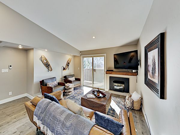 Three Bedroom Mountain View Rental Condo in Avon