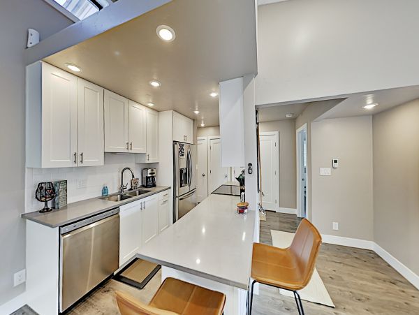 Three Bedroom Mountain View Rental Condo in Avon