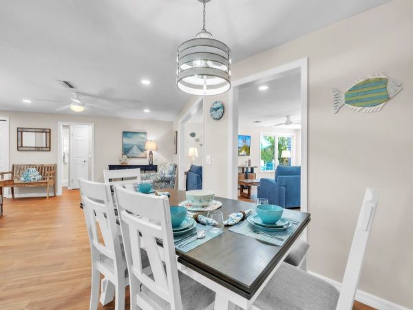 Holmes Beach Vacation Home Sleeps Six Short Walk to Beach and Bay