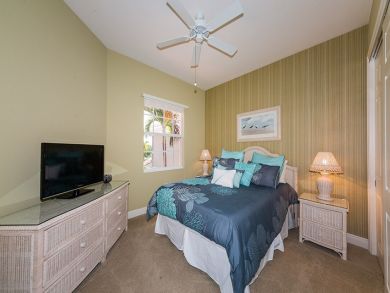 Naples Three Bedroom Vacation Home, Sleeps Six Guests