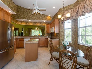 Naples Three Bedroom Vacation Home, Sleeps Six Guests