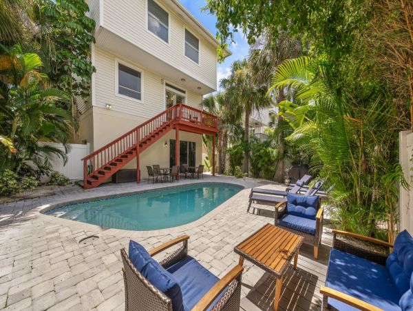 Siesta Key Vacation Home Three Bedrooms Walk to Beach
