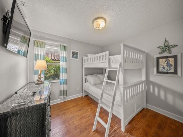 Siesta Key Vacation Home Three Bedrooms Walk to Beach