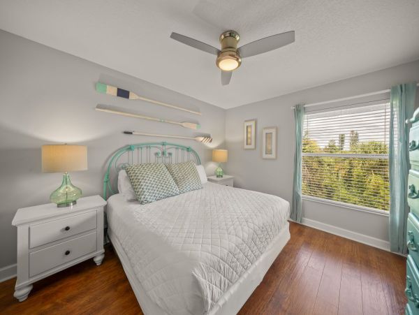 Siesta Key Vacation Home Three Bedrooms Walk to Beach