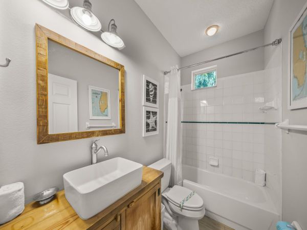 Siesta Key Vacation Home Three Bedrooms Walk to Beach
