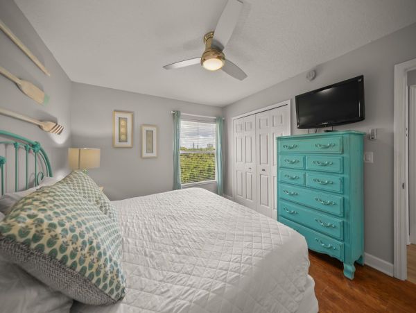 Siesta Key Vacation Home Three Bedrooms Walk to Beach