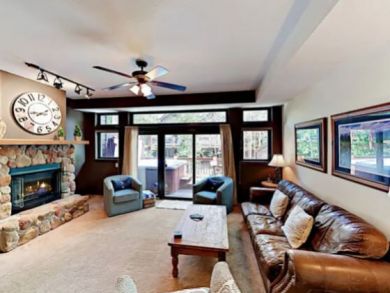 Four Bedroom Vacation Townhome with hot Tub in Breckenridge