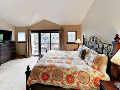 Four Bedroom Vacation Townhome with hot Tub in Breckenridge