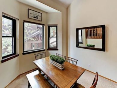 Four Bedroom Vacation Townhome with hot Tub in Breckenridge