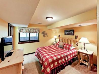 Four Bedroom Vacation Townhome with hot Tub in Breckenridge