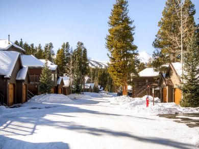 Four Bedroom Vacation Townhome with hot Tub in Breckenridge