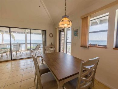 Bay Beachfront Two Bedroom Cottage in Captiva