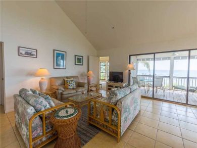 Bay Beachfront Two Bedroom Cottage in Captiva